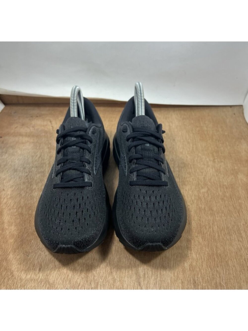 Brooks Ghost 16 Women's Size 6 B Black Running Shoes - Picture 2 of 9